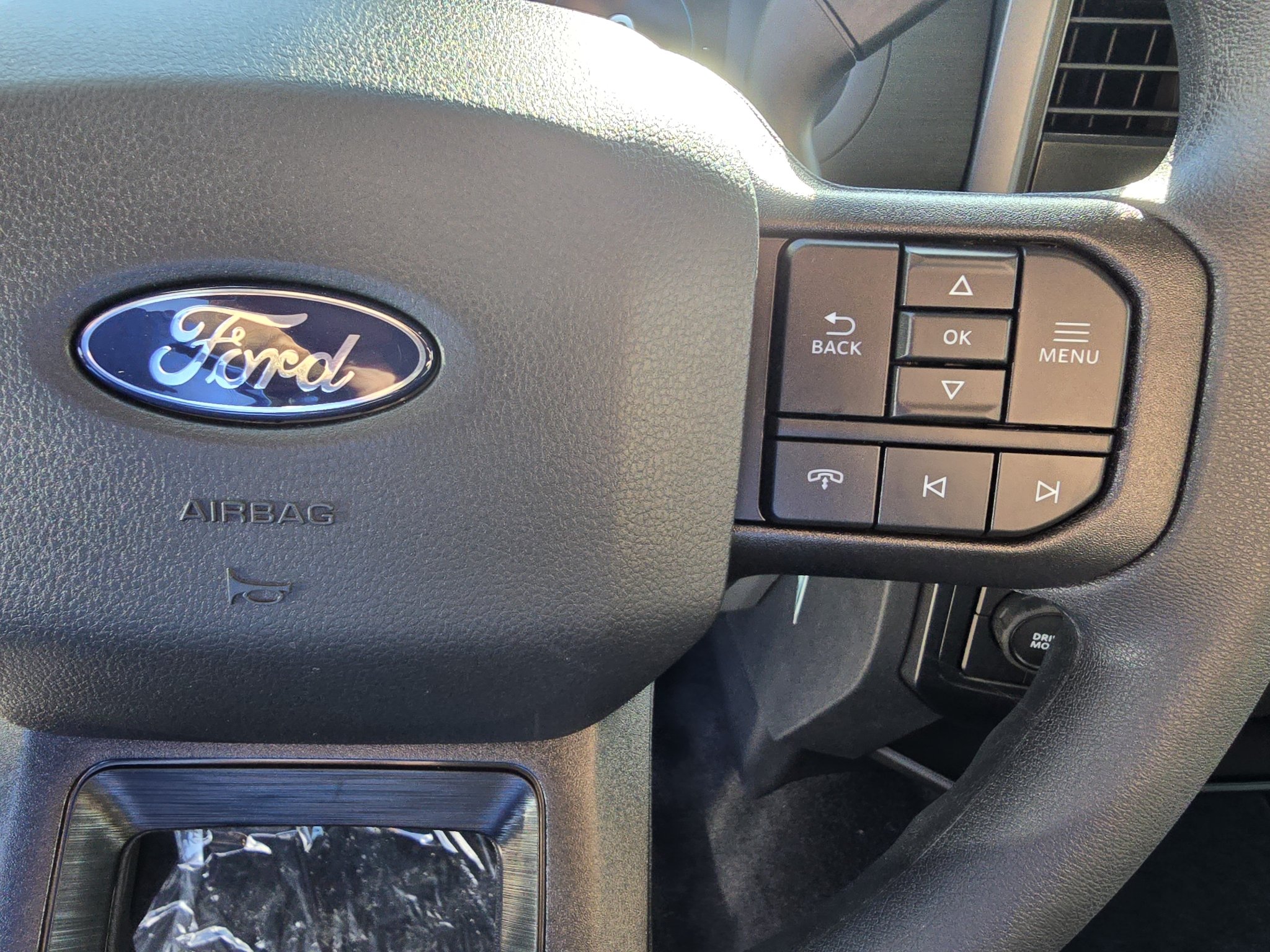 New 2026 Oxford White Ford XLT image 16