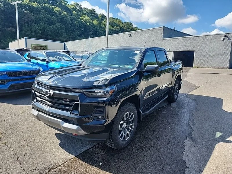 Used 2025 Black Chevrolet Z71 image 3
