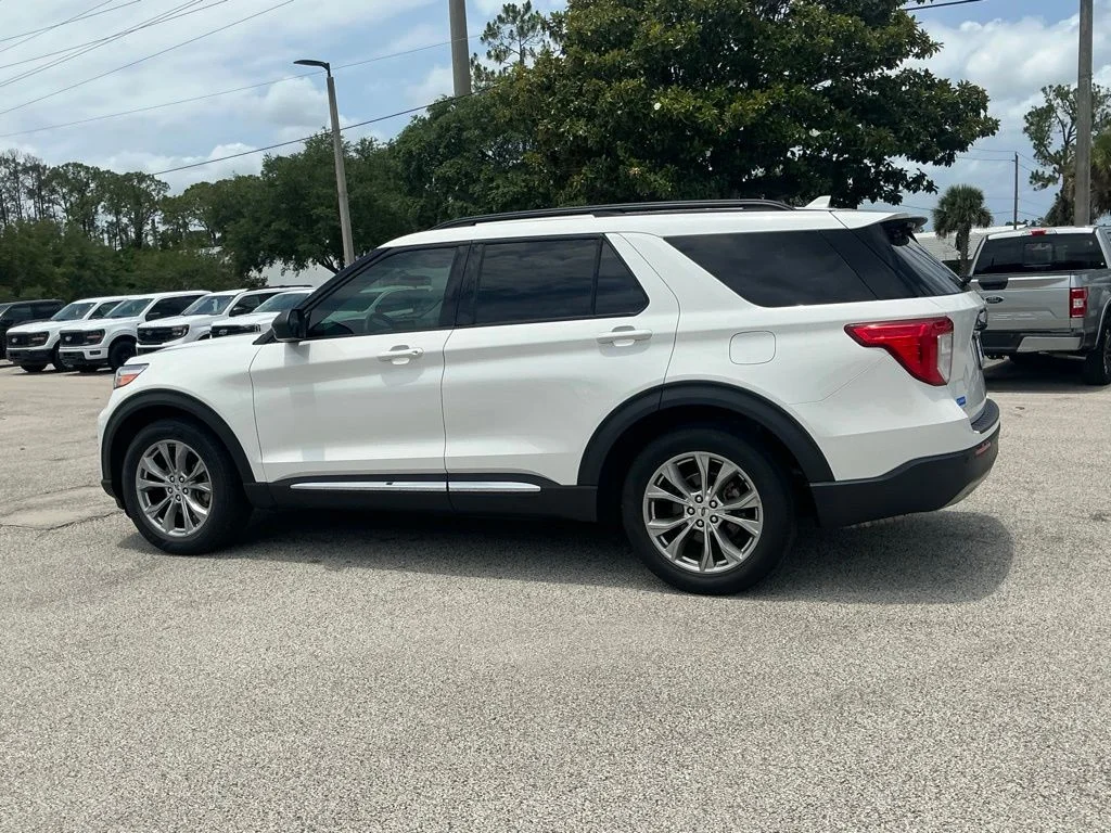 Used 2023 White Ford XLT image 4
