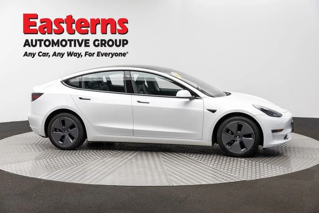 Used 2023 White Tesla Base image 4