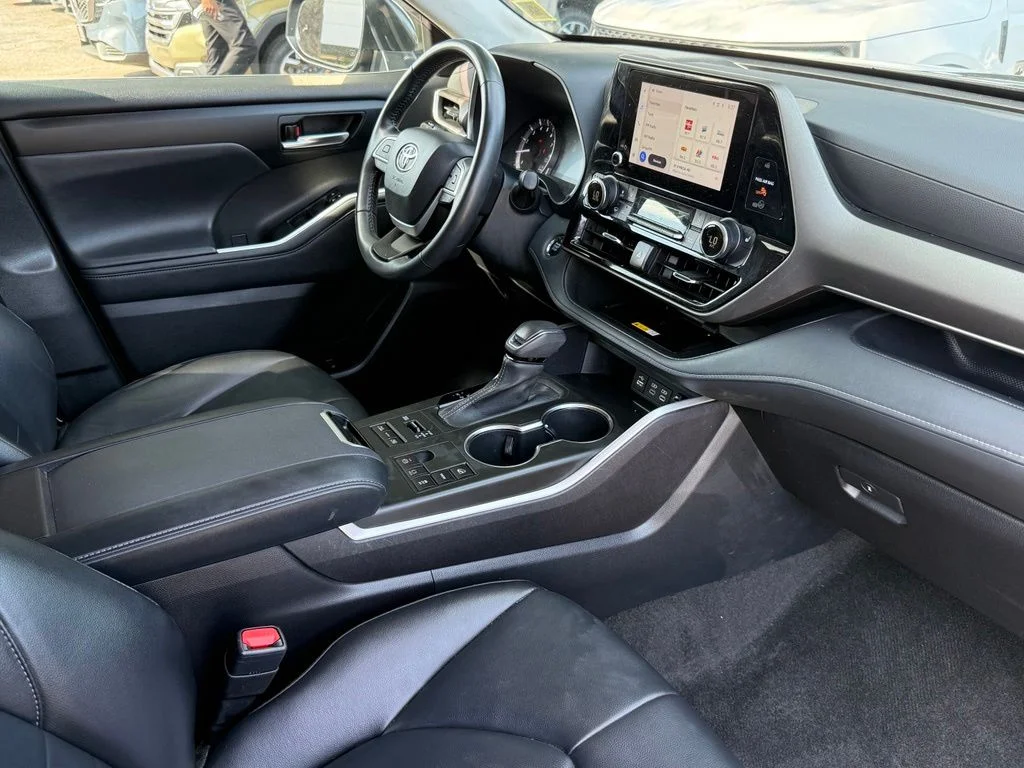 Used 2023 Gray Toyota XLE image 31