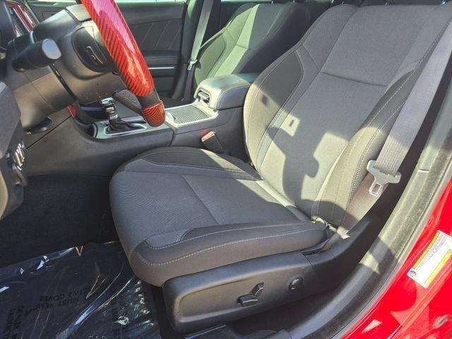 Used 2022 Torred Clearcoat Dodge SXT image 5