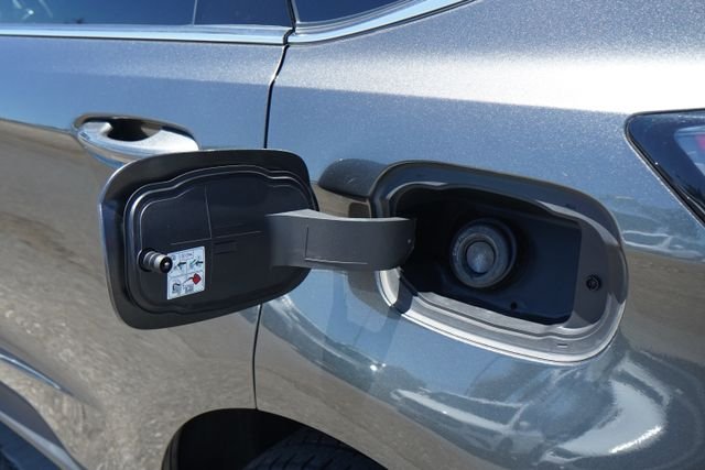 Used 2019 Gray Ford SEL image 11