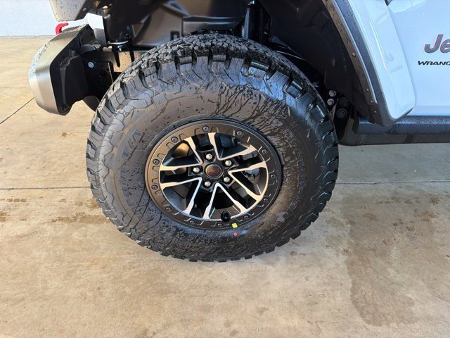 New 2027 Bright White Clearcoat Jeep Rubicon image 13