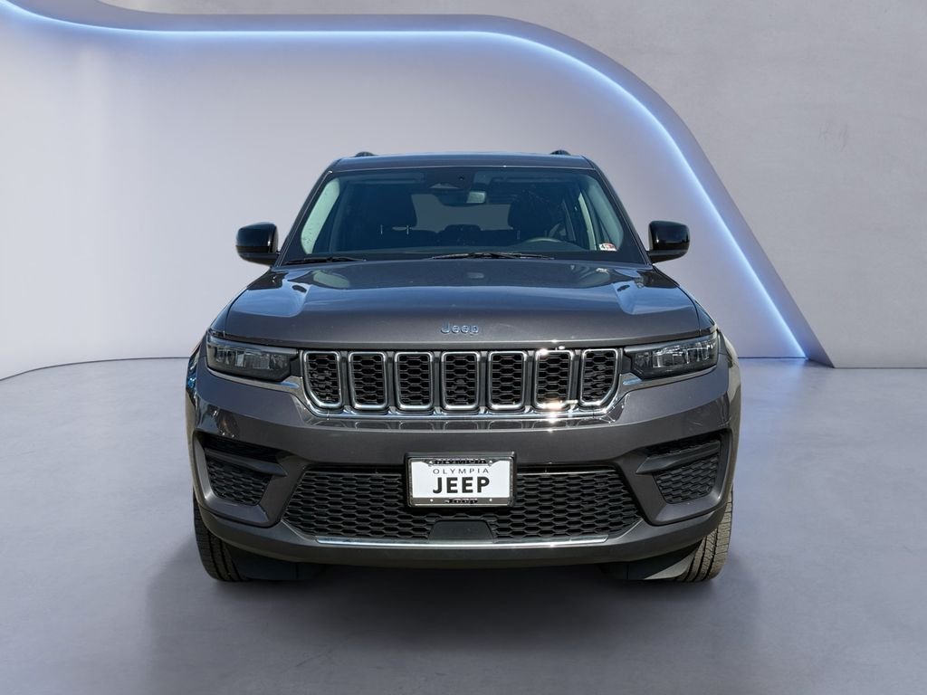Used 2023 Gray Jeep Laredo image 8