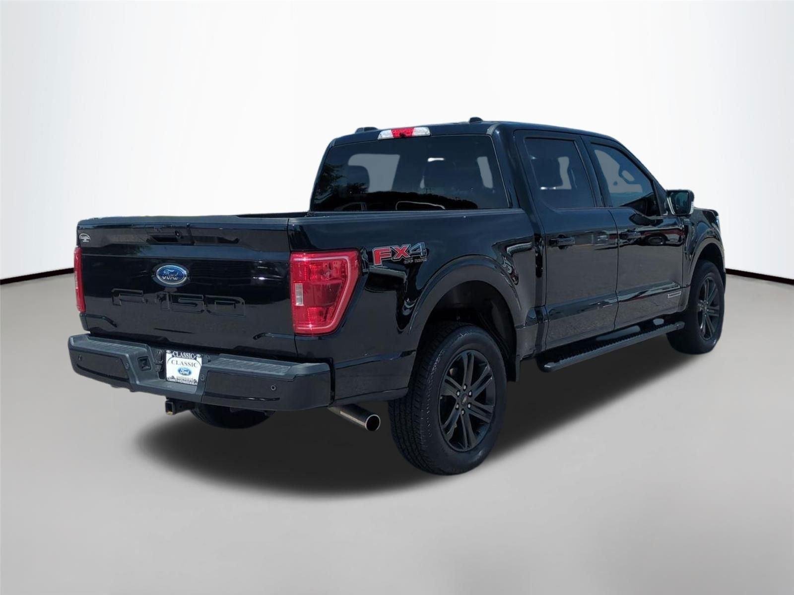 Used 2022 Agate Black Metallic Ford XLT image 5