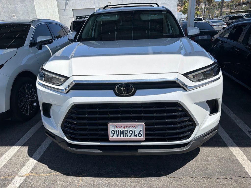 Used 2026 White Toyota XLE image 7