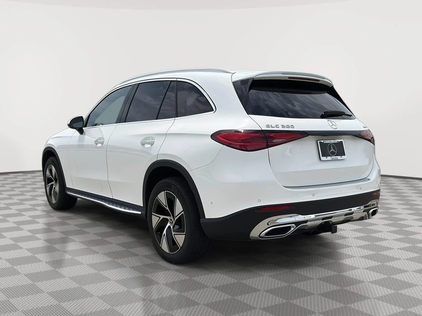 Certified Used 2024 Polar White Mercedes-Benz GLC 300 image 4