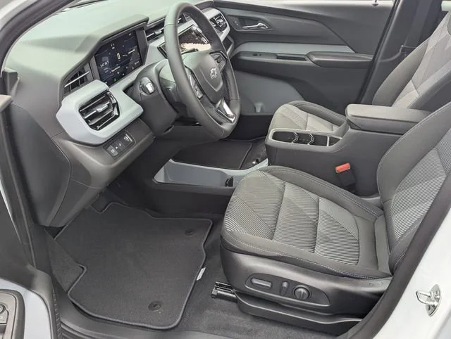 New 2027 Summit White Chevrolet LT image 6