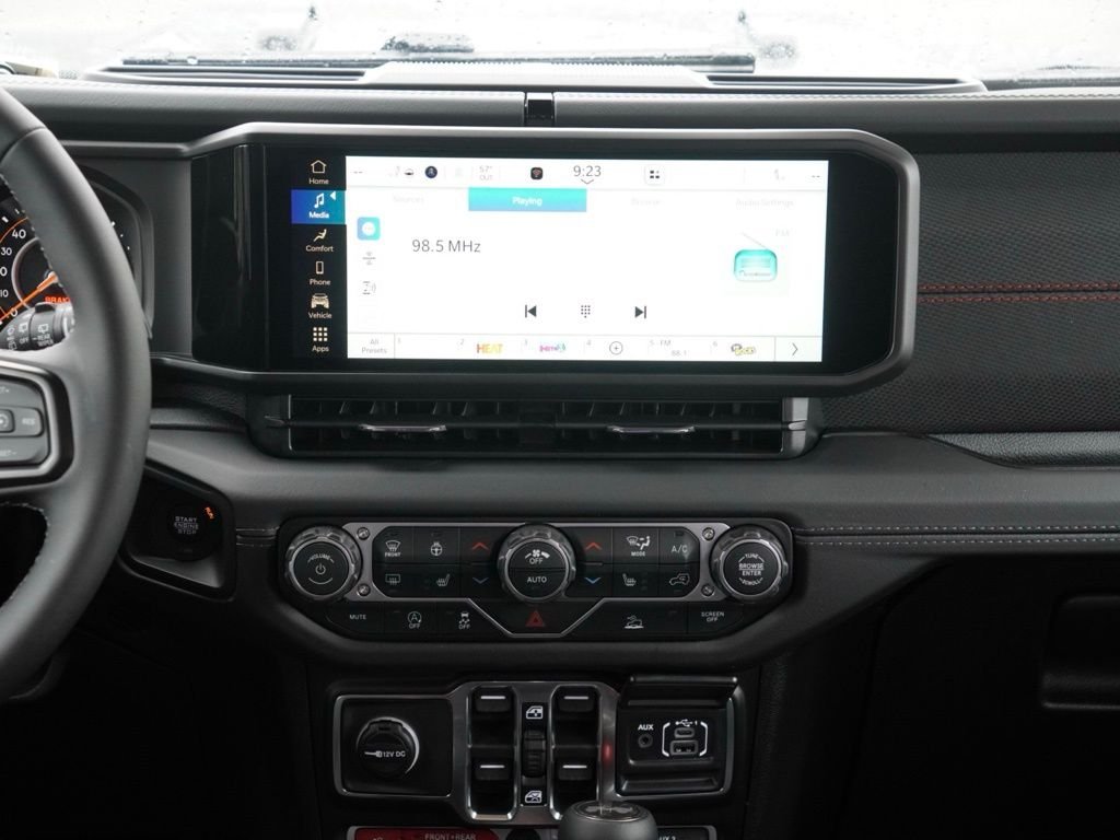 New 2026 Black Clear-Coat Exterior Paint Jeep Rubicon image 24