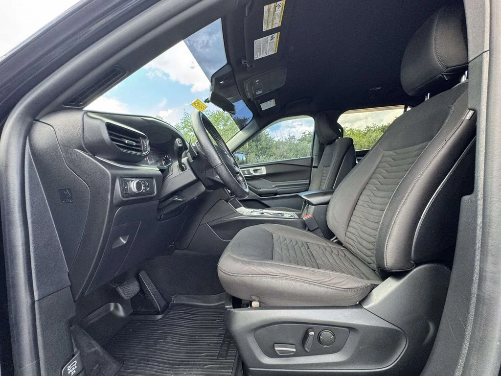 Used 2020 Black Ford XLT image 13