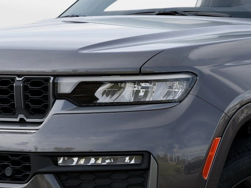 New 2026 Baltic Gray Metallic Clear-Coat Exterior Paint Jeep Limited Reserve image 12