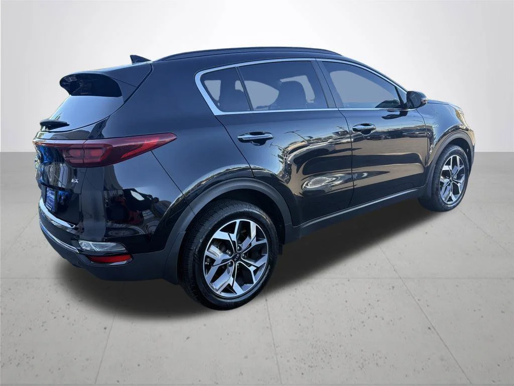 Used 2022 Red Kia EX image 7