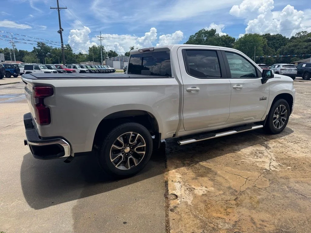 Used 2020 White Chevrolet LT image 8