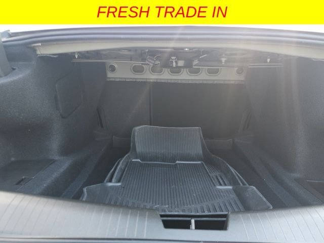Used 2023 Silver Cadillac Luxury image 18
