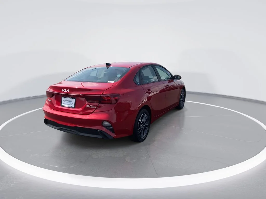 Used 2022 Red Kia LXS image 8