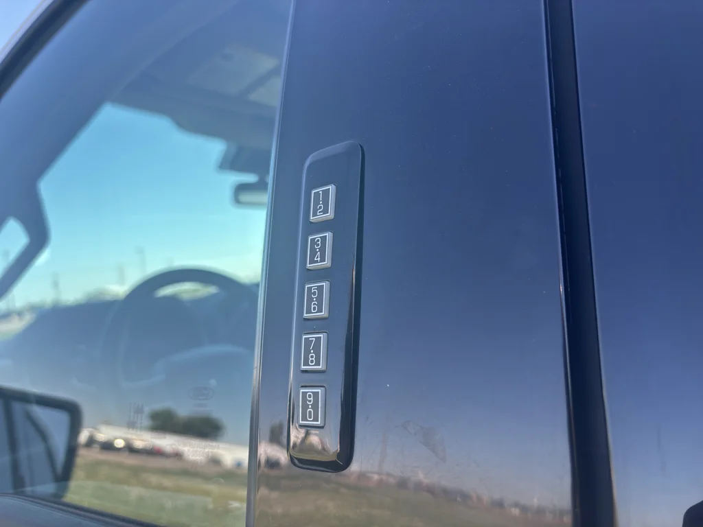 Used 2023 Oxford White Ford XLT image 12