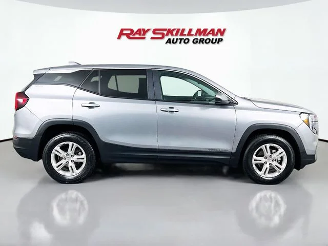 Used 2024 Silver GMC SLE image 8