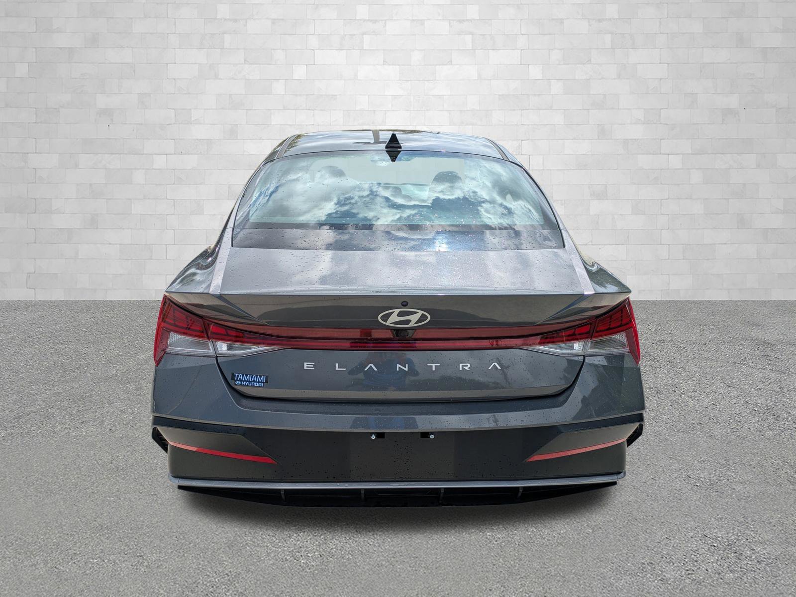 2024 Hyundai Elantra SEL - Photo 3