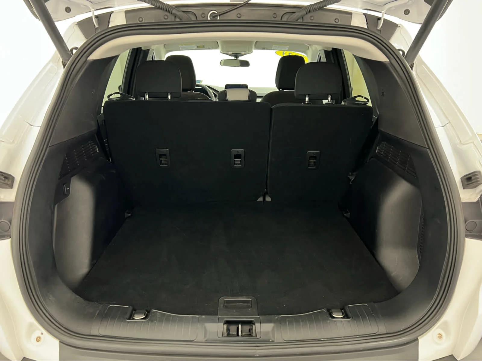 Used 2023 Oxford White Ford Active image 12