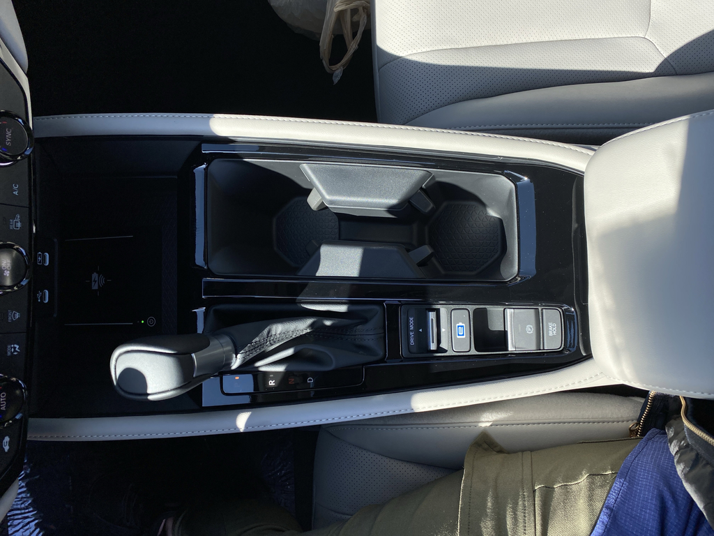 New 2026 Platinum White Pearl Honda Touring image 19