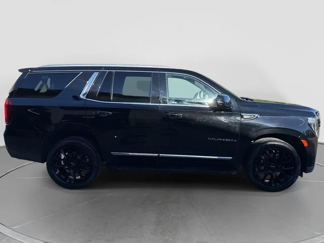 Used 2022 Black GMC SLT image 2