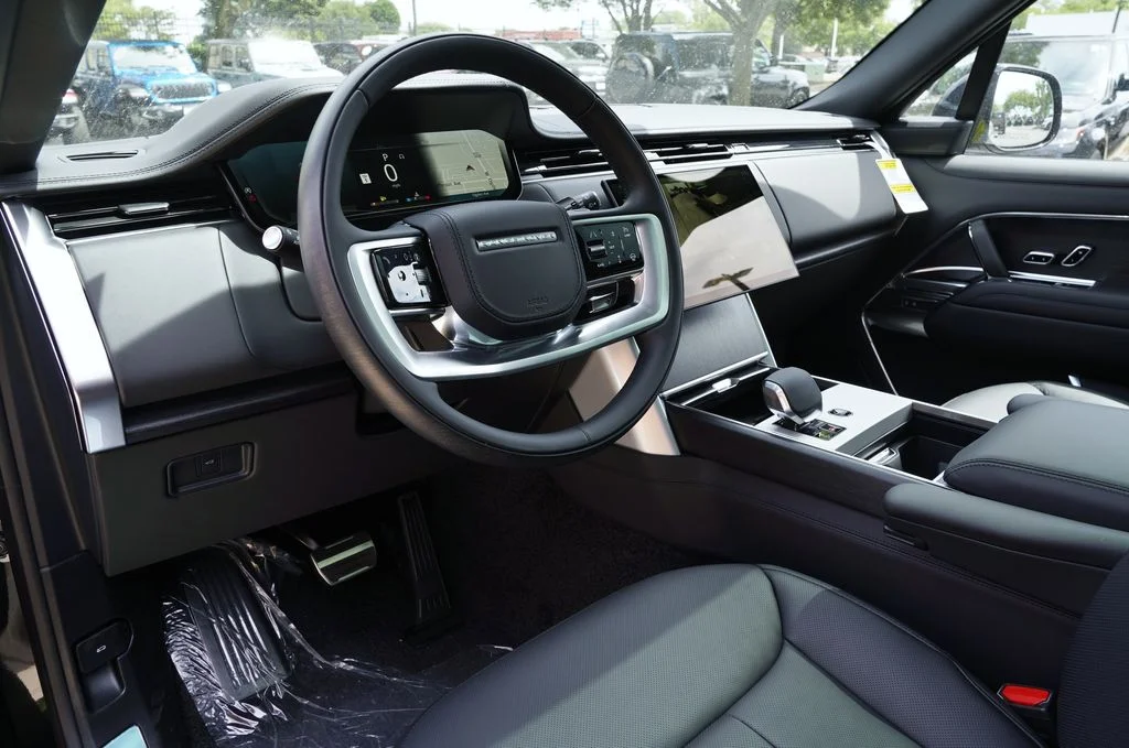 New 2026 Santorini Black Land Rover SE image 14
