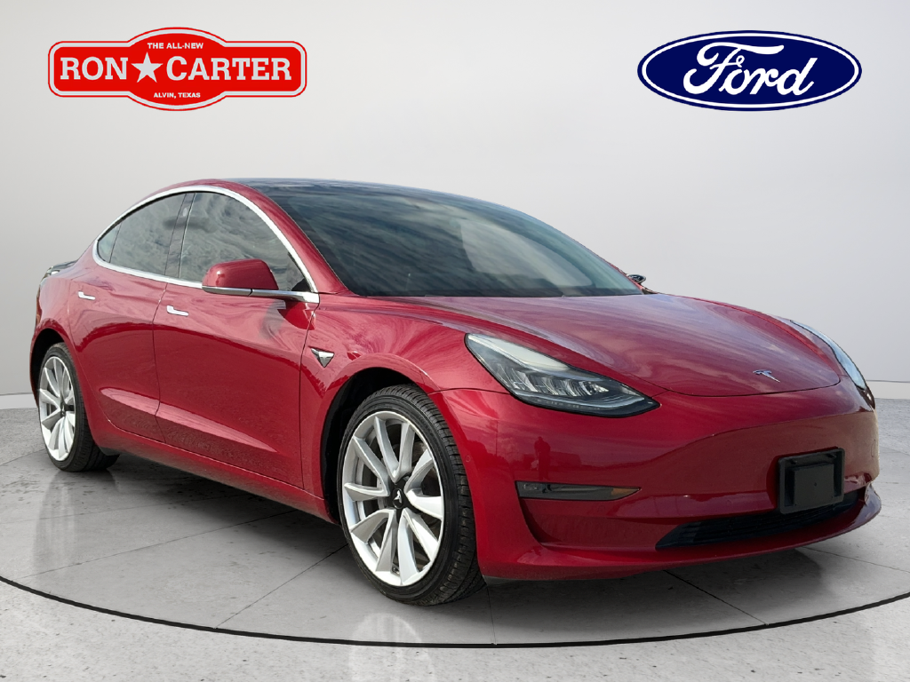 Used 2018  Tesla Long Range image 1