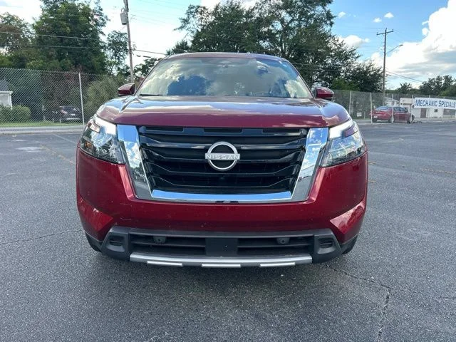 Used 2025 Red Nissan SL image 7
