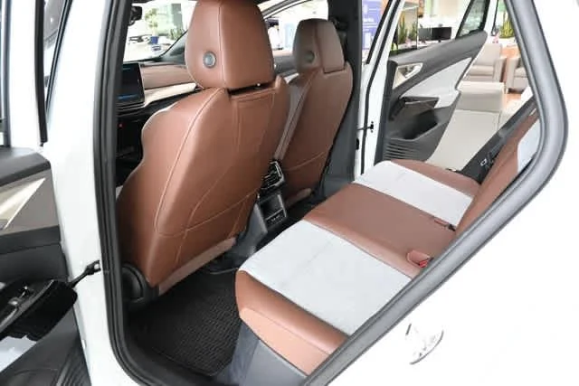 New 2026 Opal White Pearl Volkswagen Pro image 14