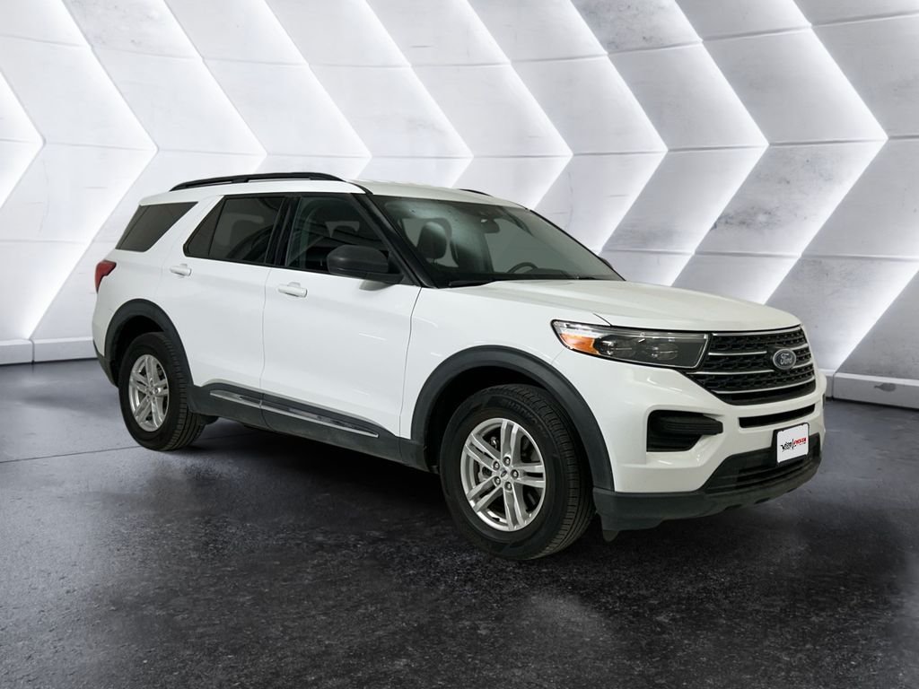 Used 2023 White Ford XLT image 1