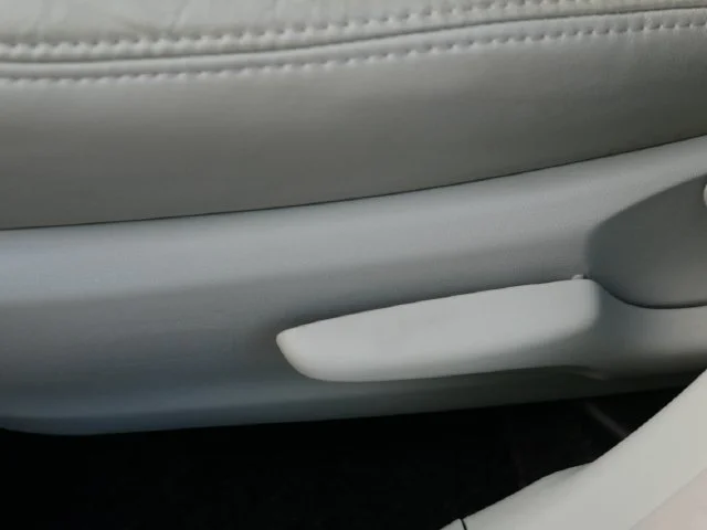 Used 2012 Pearl Toyota Three image 16