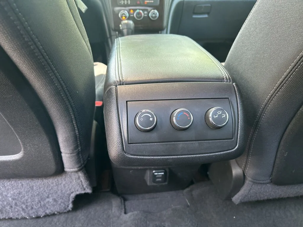 Used 2015 Gold Chevrolet LT image 29