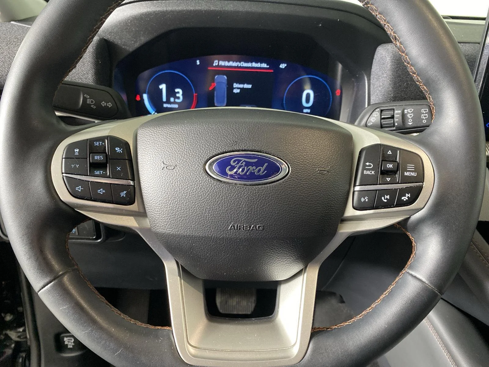 Used 2025 Agate Black Metallic Ford Active image 17
