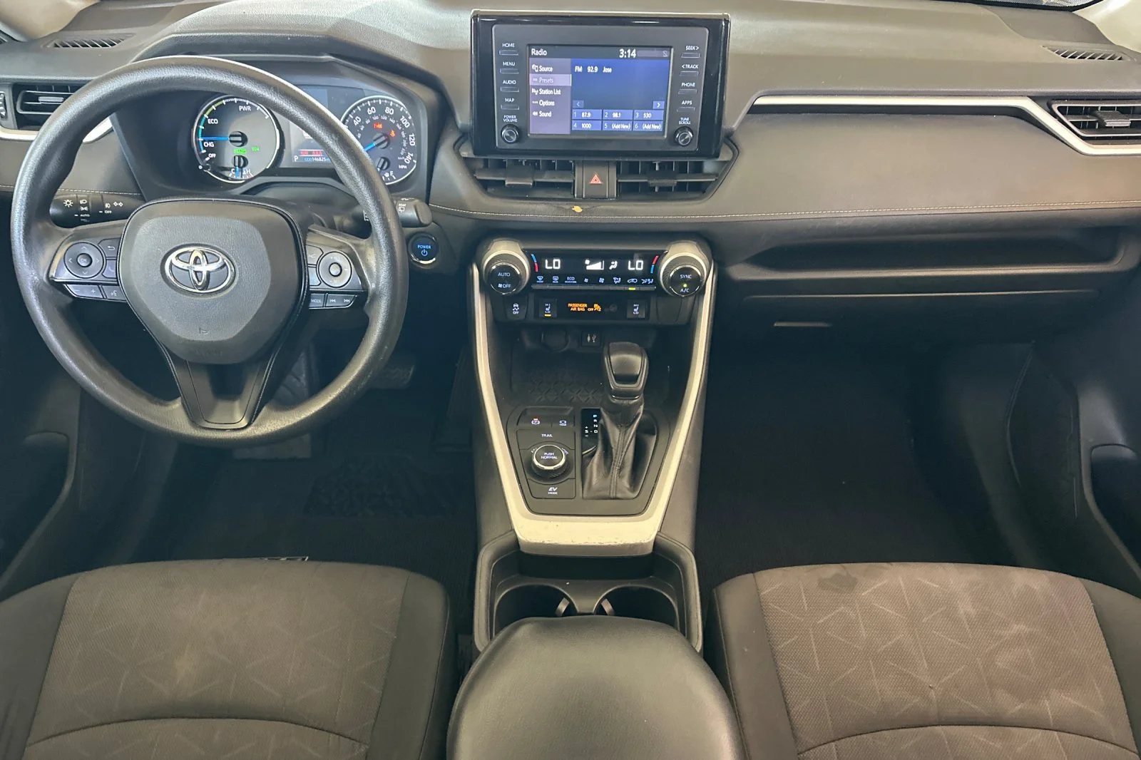 Used 2019 Silver Toyota XLE image 13