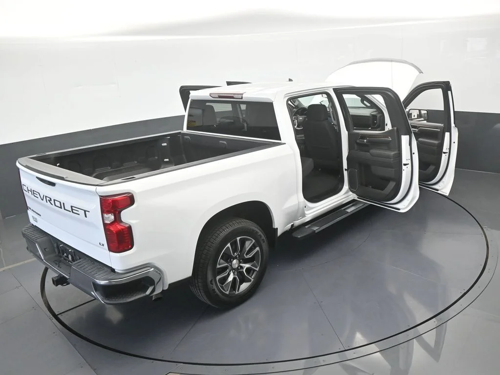 Used 2022 Summit White Chevrolet LT image 68