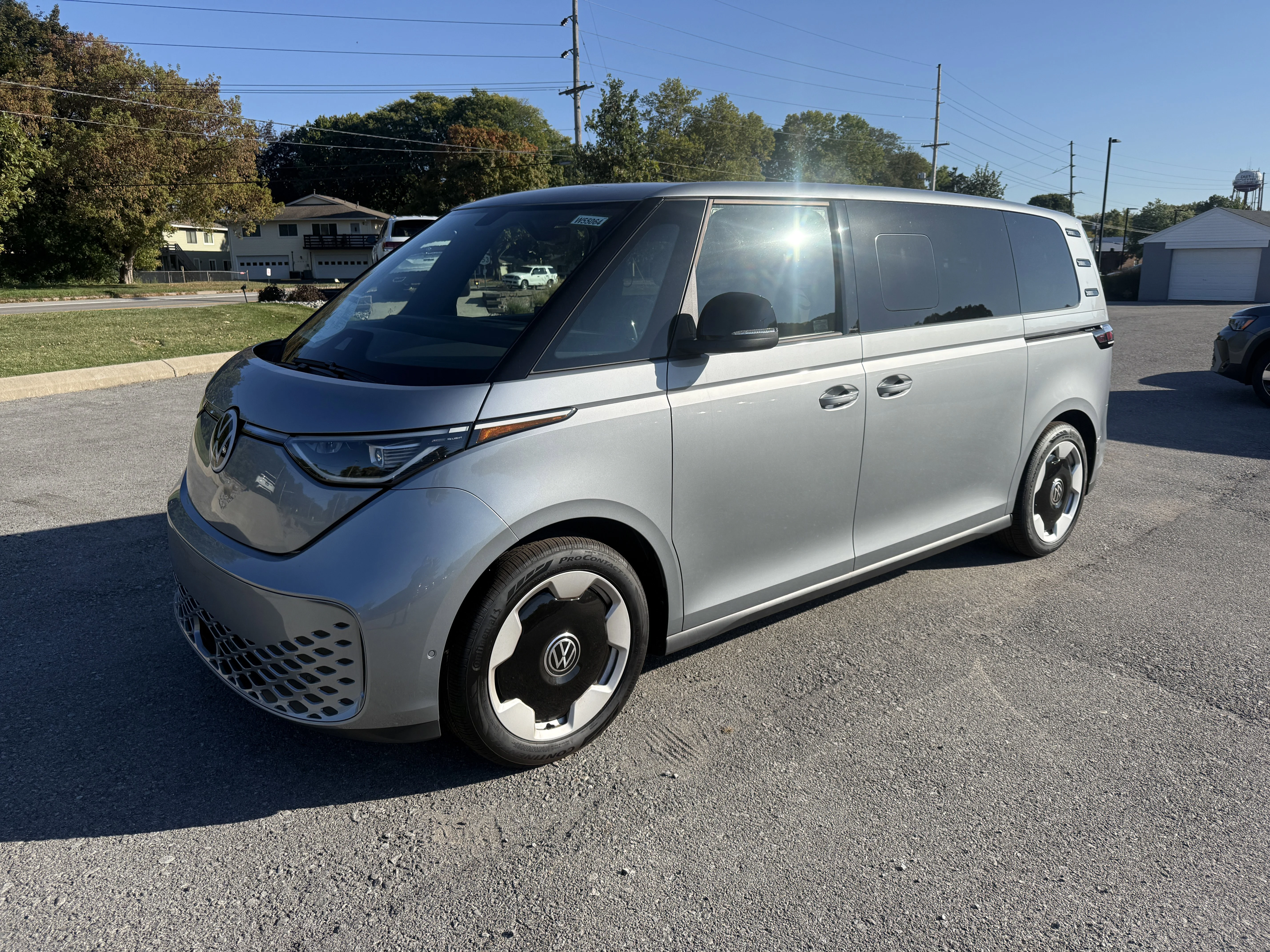 2025 Volkswagen ID. Buzz Pro S's photo