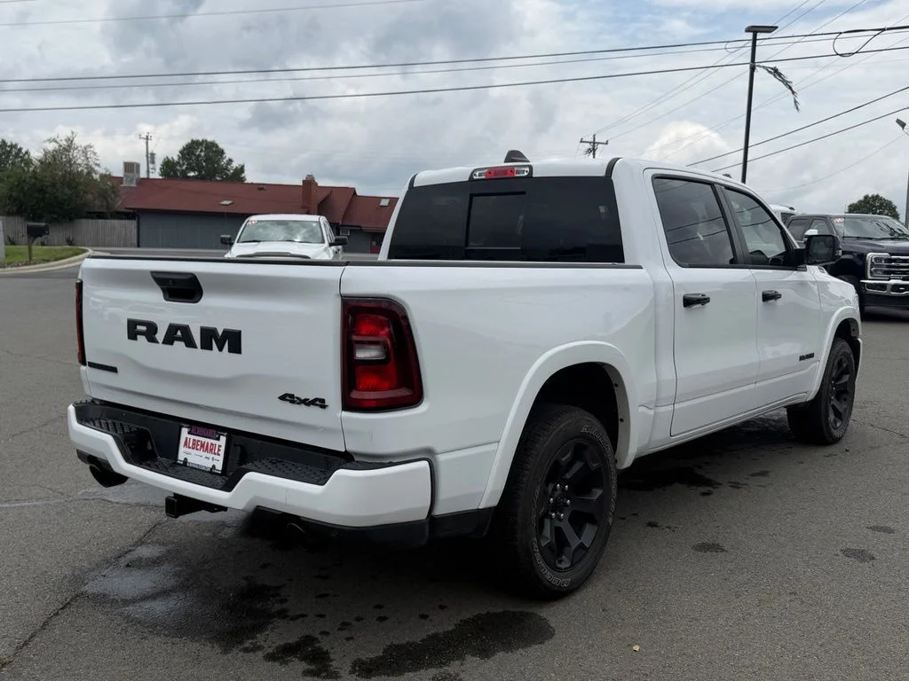 Used 2025 White Ram Big Horn/Lone Star image 3