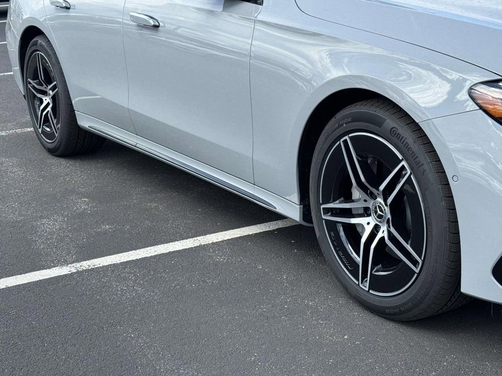 New 2026 MANUFAKTUR Alpine Grey Mercedes-Benz E 350 image 12