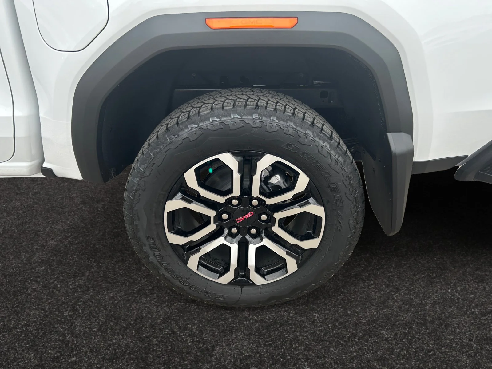 New 2026 Summit White GMC AT4 image 9