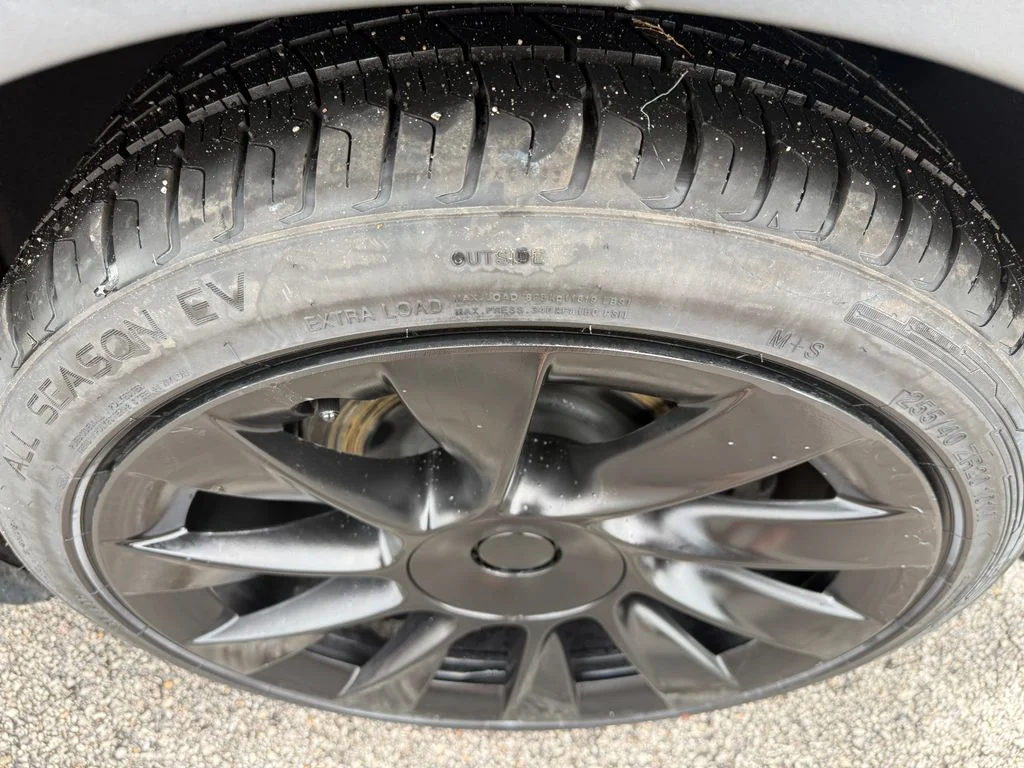 Used 2021 Black Tesla Long Range image 9