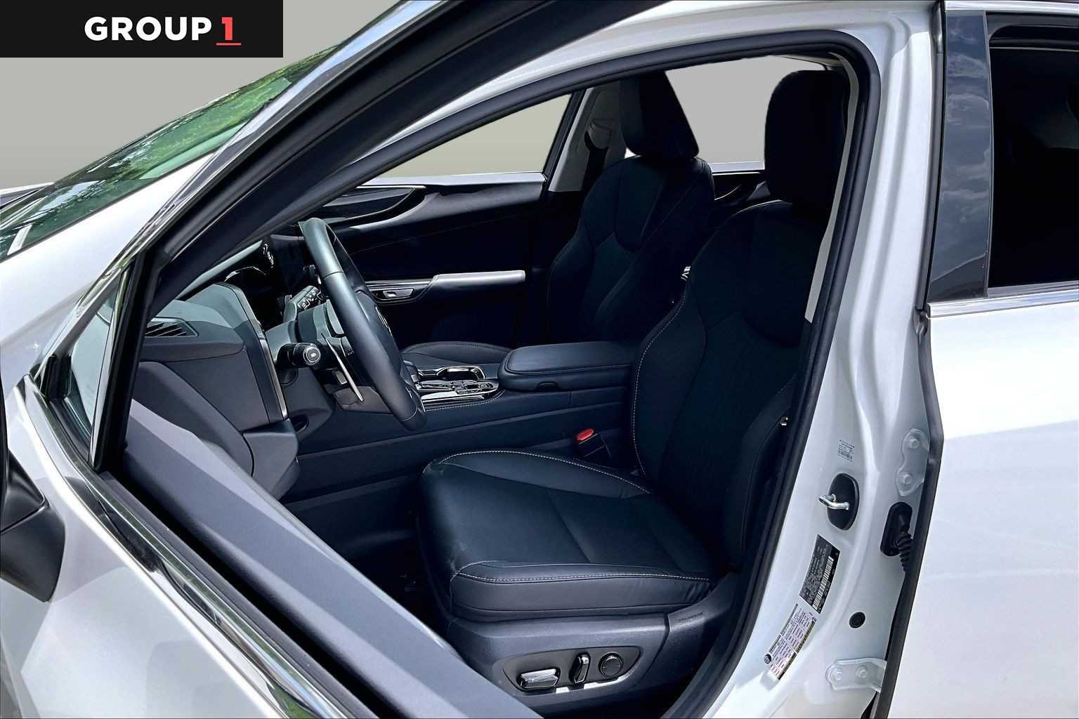 Used 2026 Ultra White Lexus  image 7