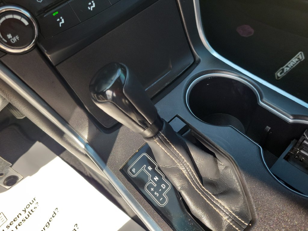 Used 2017 Black Toyota SE image 27