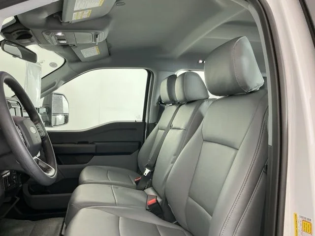 New 2026 Oxford White Ford XL image 13