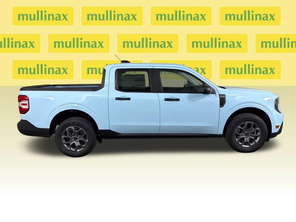 New 2026 Blue Ford XLT image 2