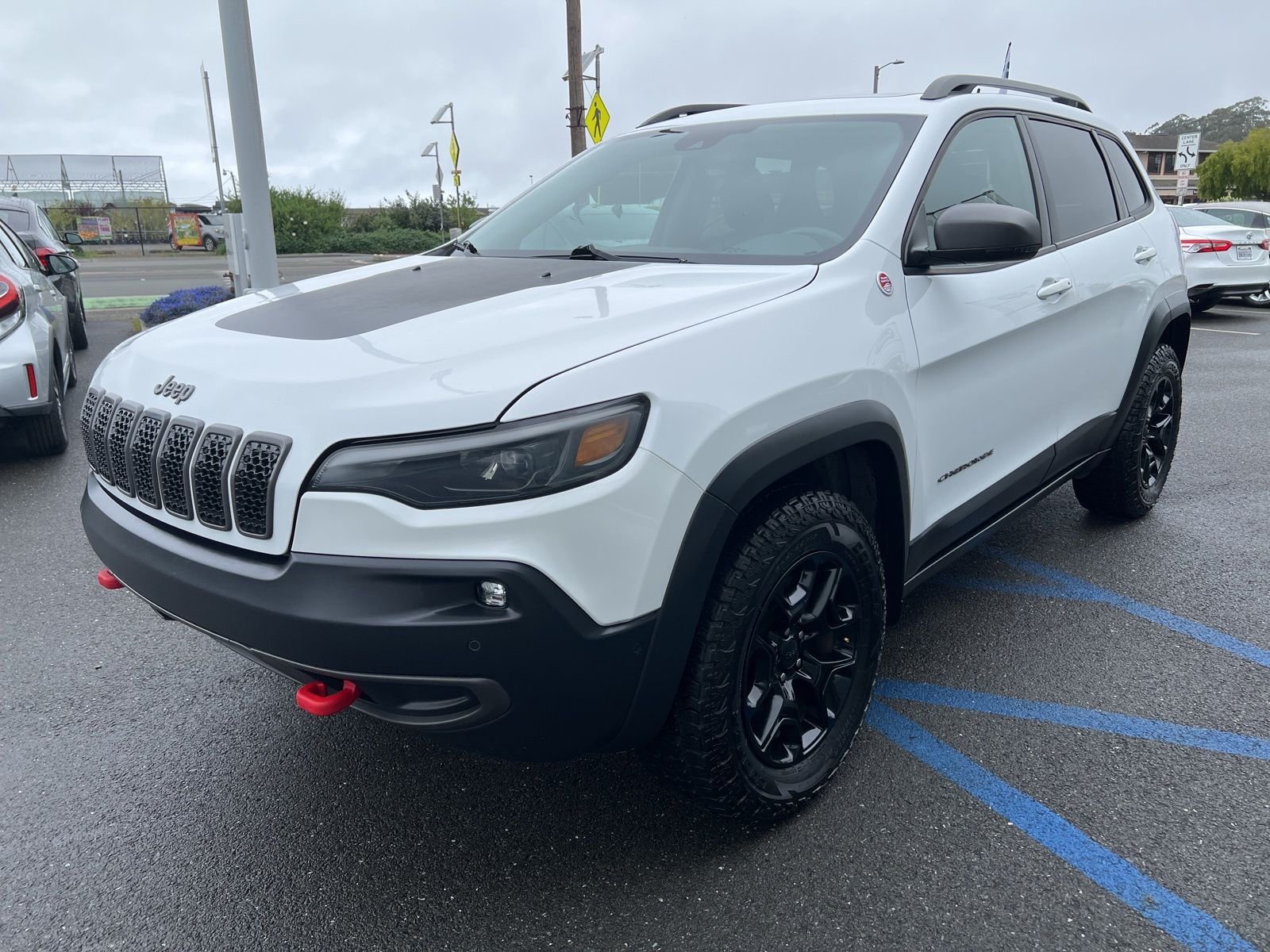 Used 2019 Jeep Cherokee Trailhawk Elite with VIN 1C4PJMBN9KD334373 for sale in McKinleyville, CA