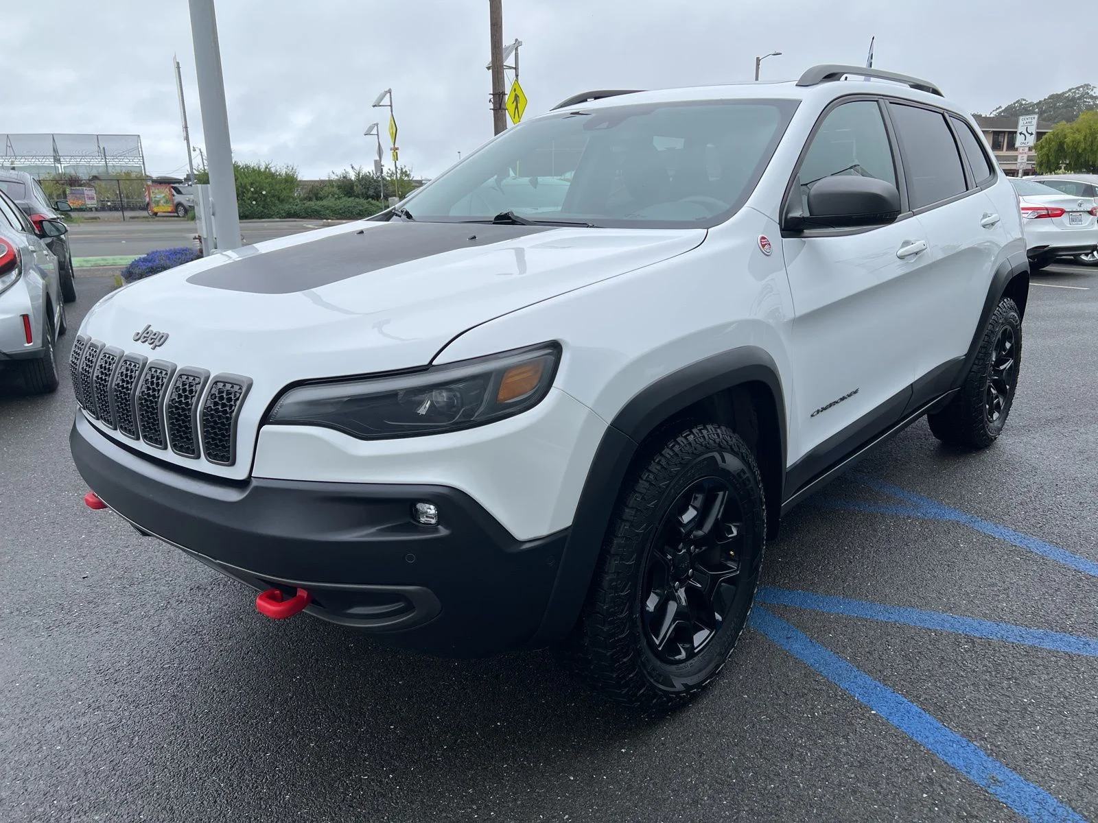 Used 2019 Jeep Cherokee Trailhawk Elite with VIN 1C4PJMBN9KD334373 for sale in McKinleyville, CA