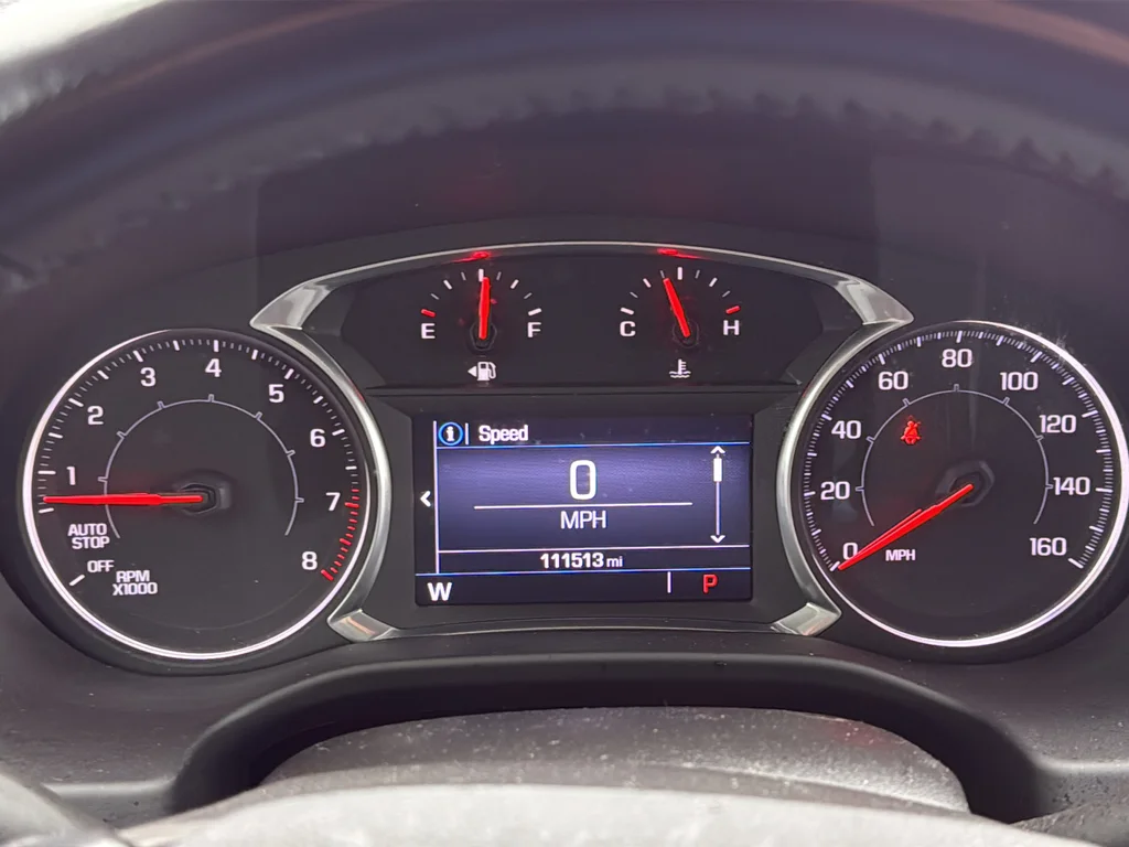 Used 2020 White GMC SLE image 23