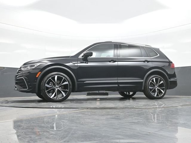Used 2022 Black Volkswagen 2.0T SEL R-Line image 21