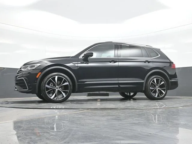 Used 2022 Black Volkswagen 2.0T SEL R-Line image 21